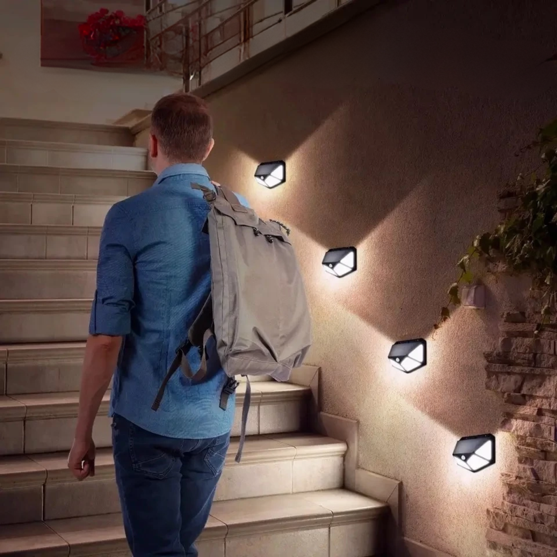 Luminária Solar Externa 100 LEDs com Sensor de Movimento IP65