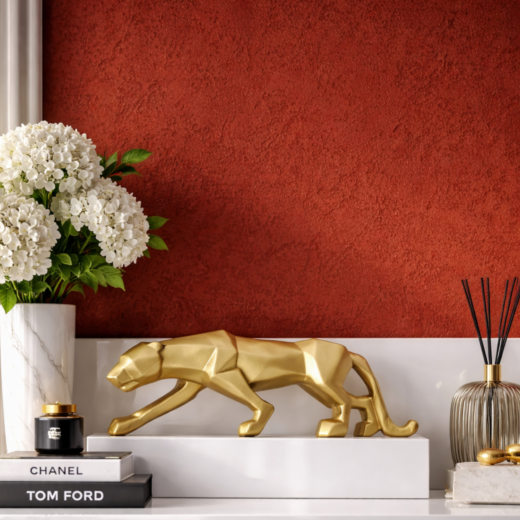 Escultura Pantera Decorativa Sofisticada em Gesso Premium