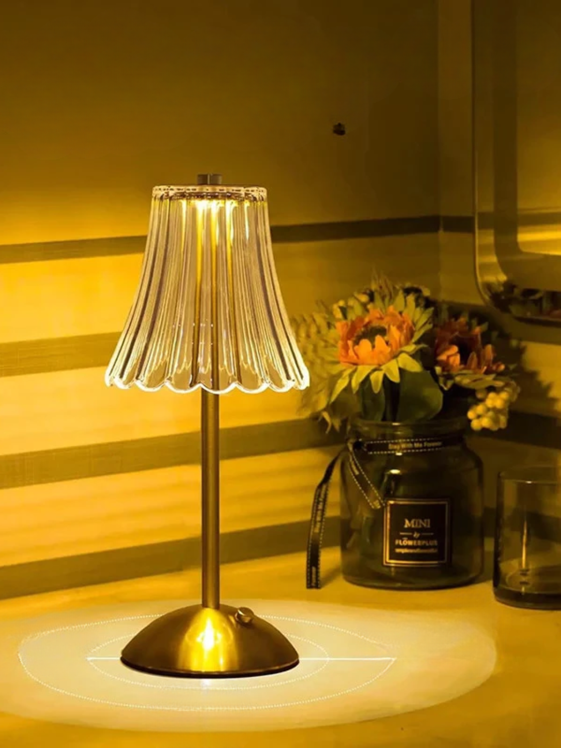 Luminária Recarregável Led Dourada de Mesa Sem Fio 3 Cores Touch