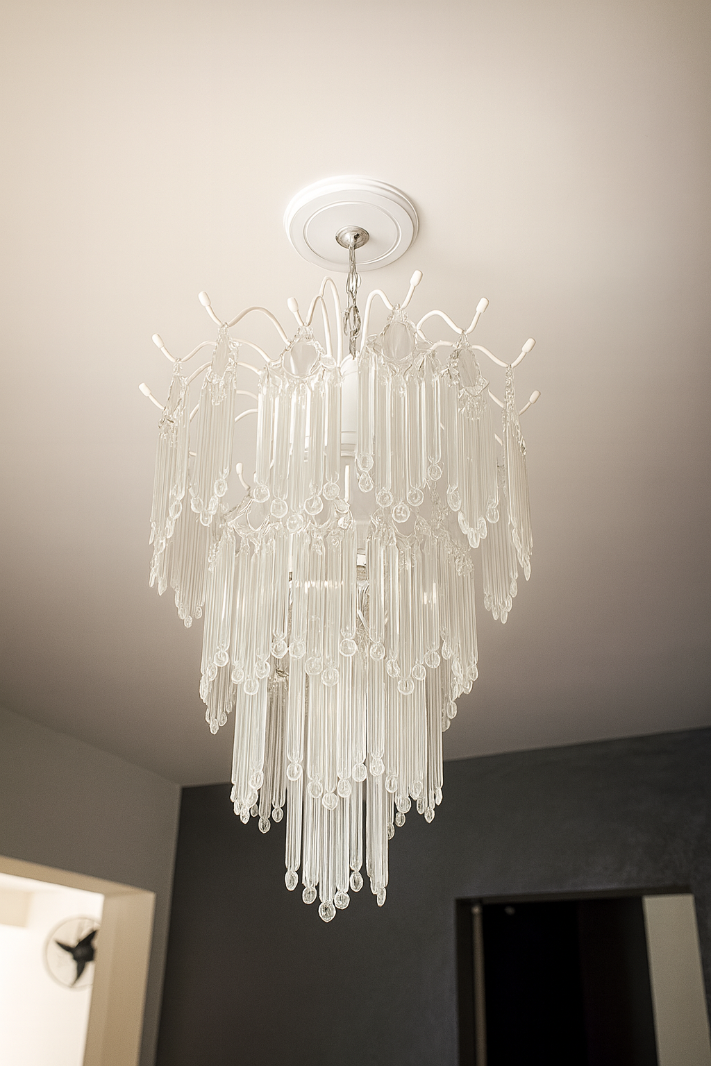 Lustre Cristal Acrílico Design Cascata de Hastes em Camadas