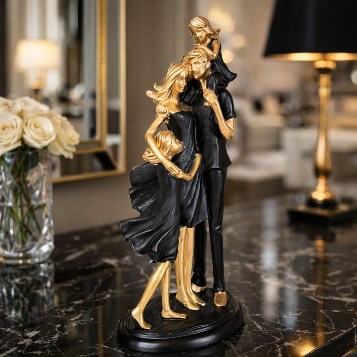 Escultura Decorativa Família Harmônica Pai, Mãe e 2 Filhas Gesso