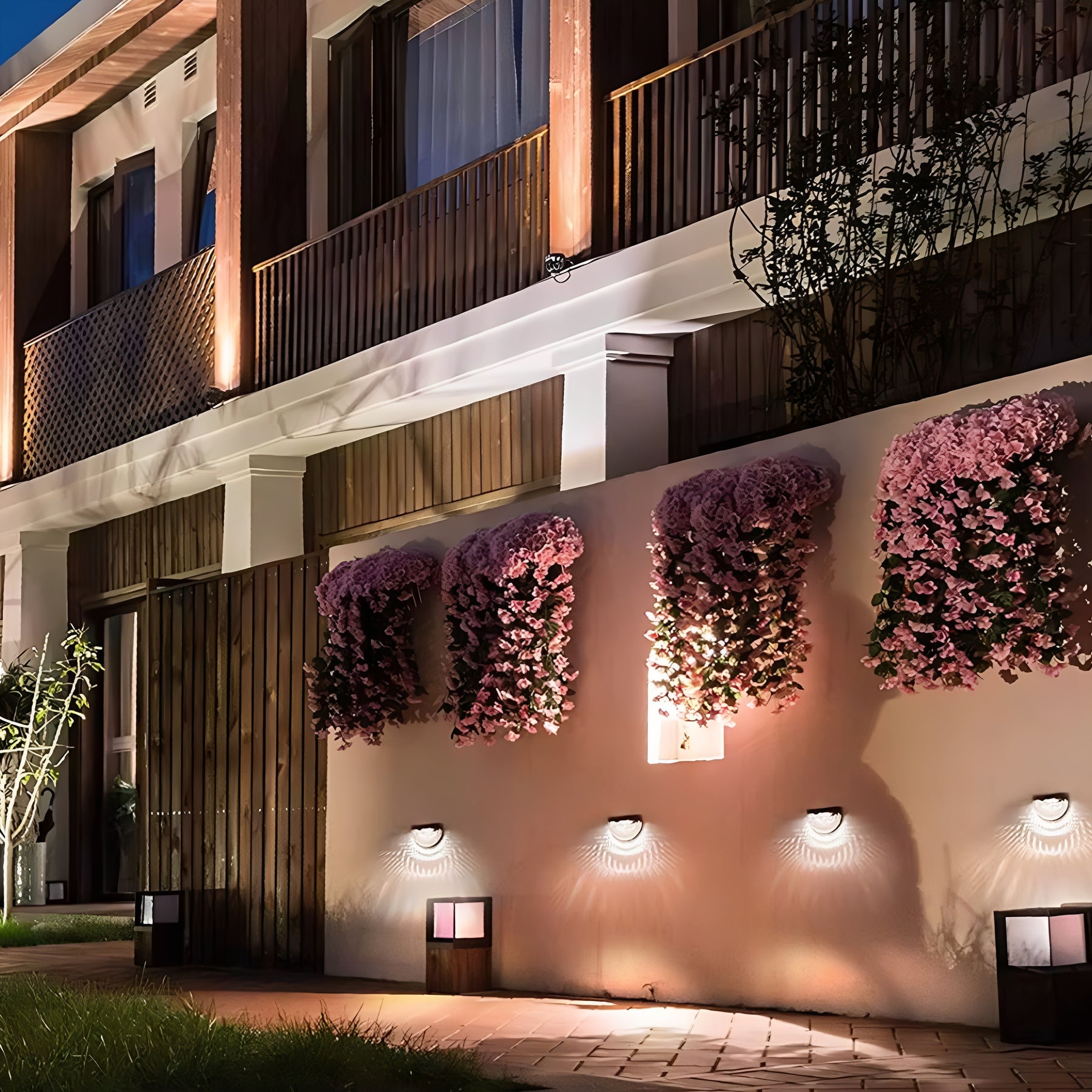 Luminária Solar de Parede LED IP65 com Efeito Facho de Luz