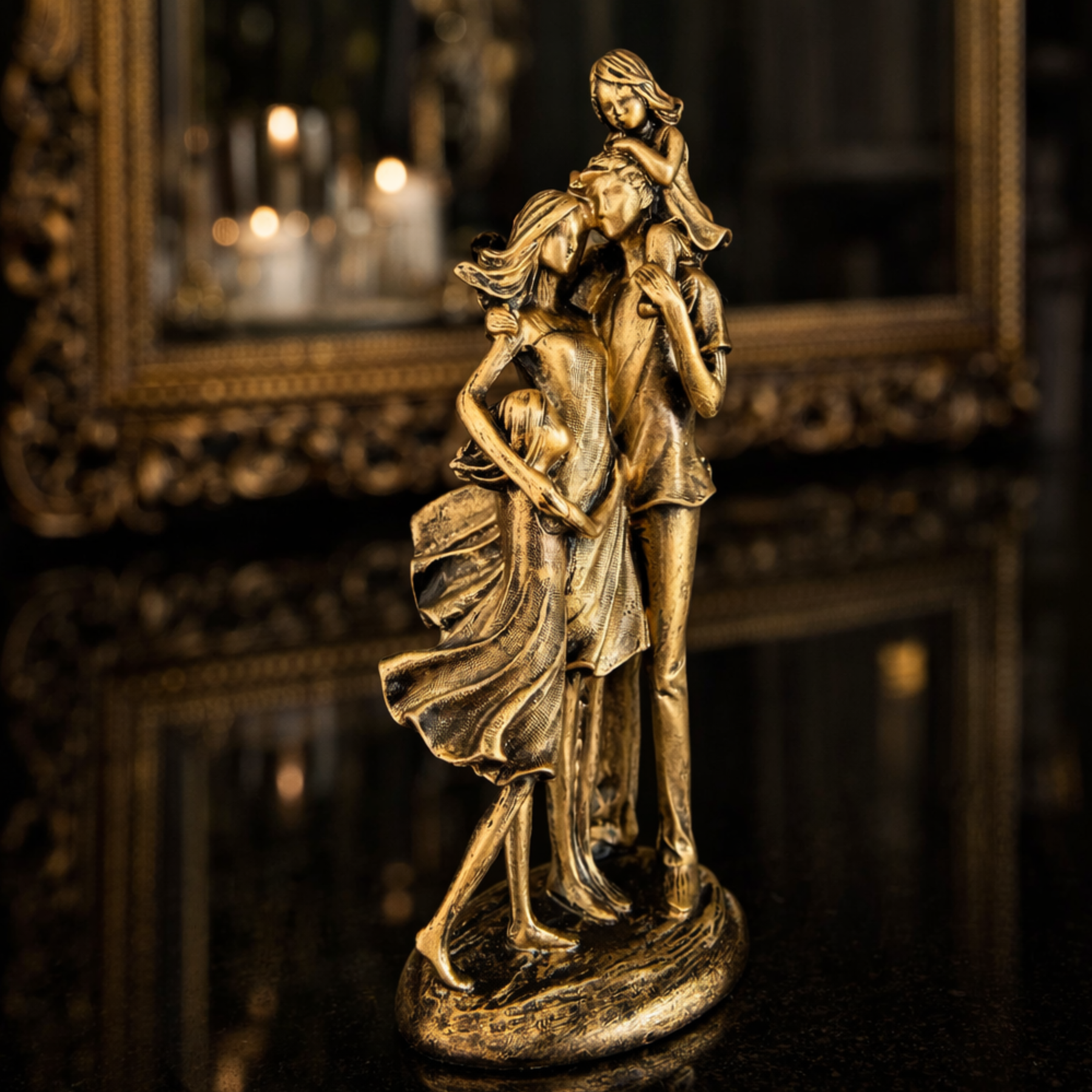 Escultura Decorativa Família Harmônica Pai, Mãe e 2 Filhas Gesso