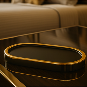 Trio Decorativo com Escultura Dourada Vaso Moderno e Bandeja