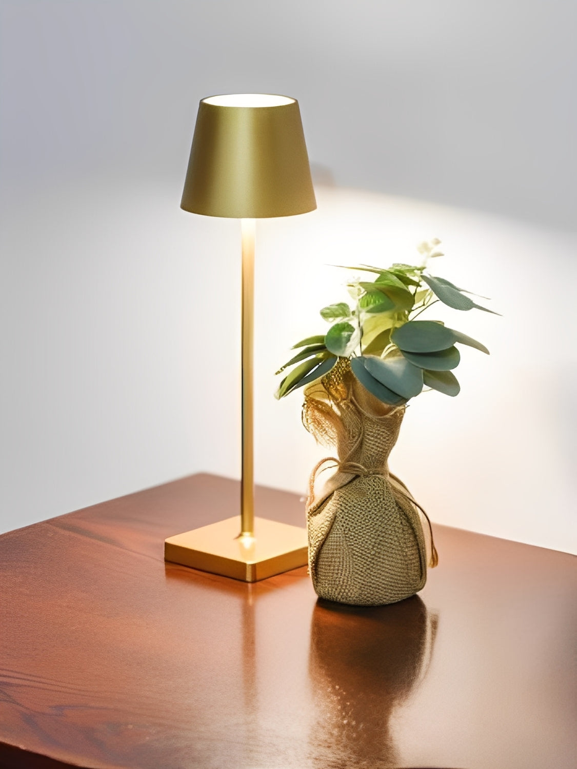 Luminária Abajur LED Recarregável Touch Dimerizável com 2 Alturas