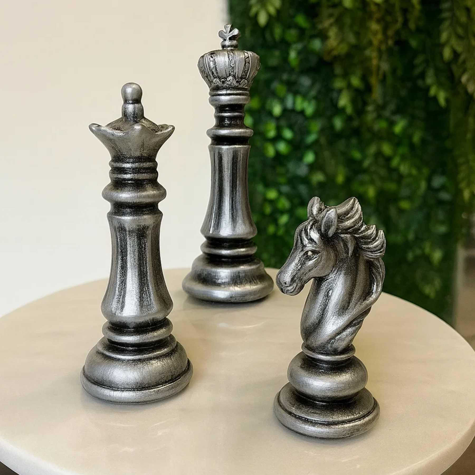 Estatuetas Decorativas 3 peças de Xadrez Rei Rainha e Cavalo