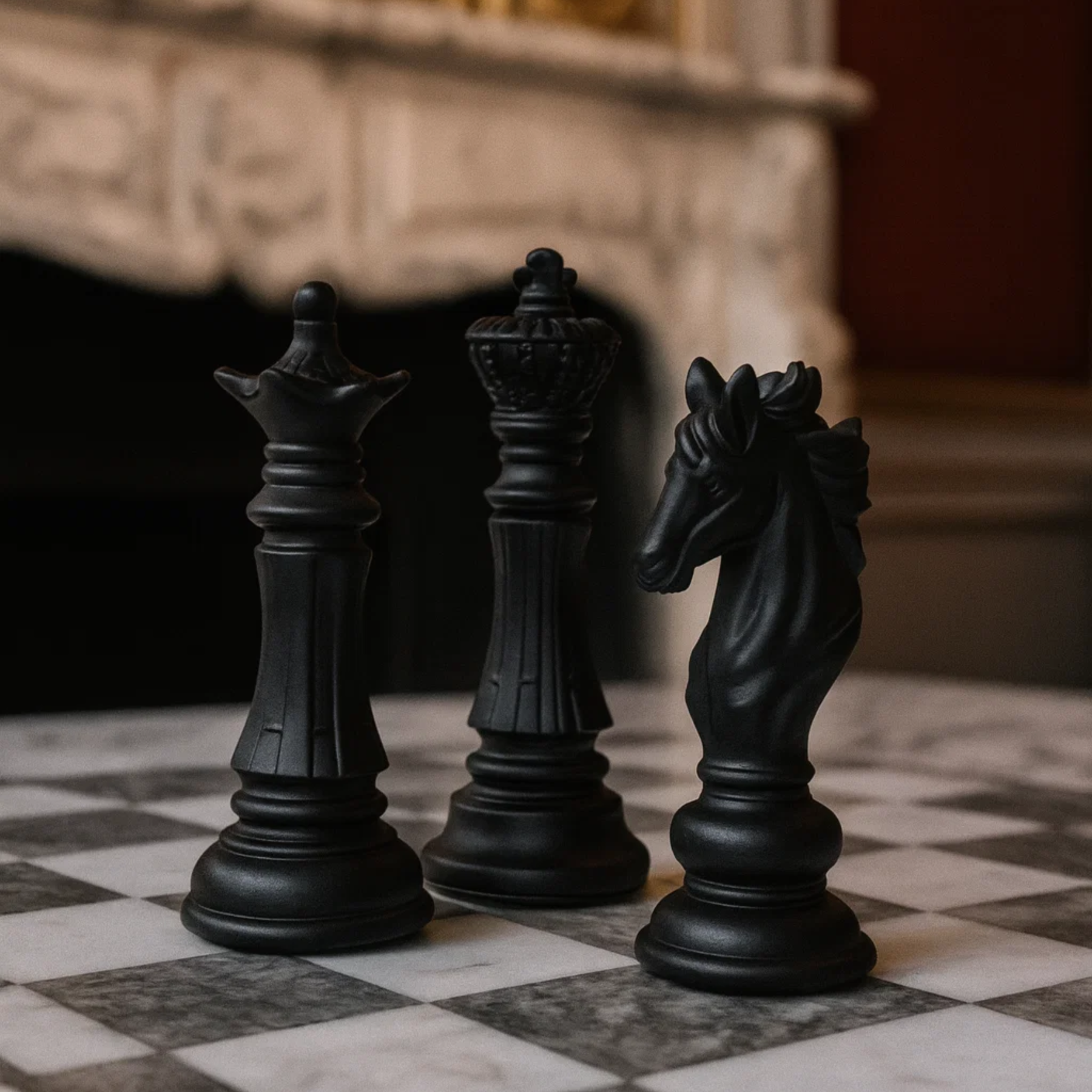 Estatuetas Decorativas 3 peças de Xadrez Rei Rainha e Cavalo