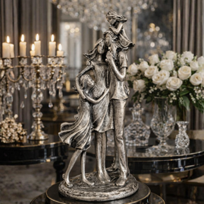 Escultura Decorativa Família Harmônica Pai, Mãe e 2 Filhas Gesso