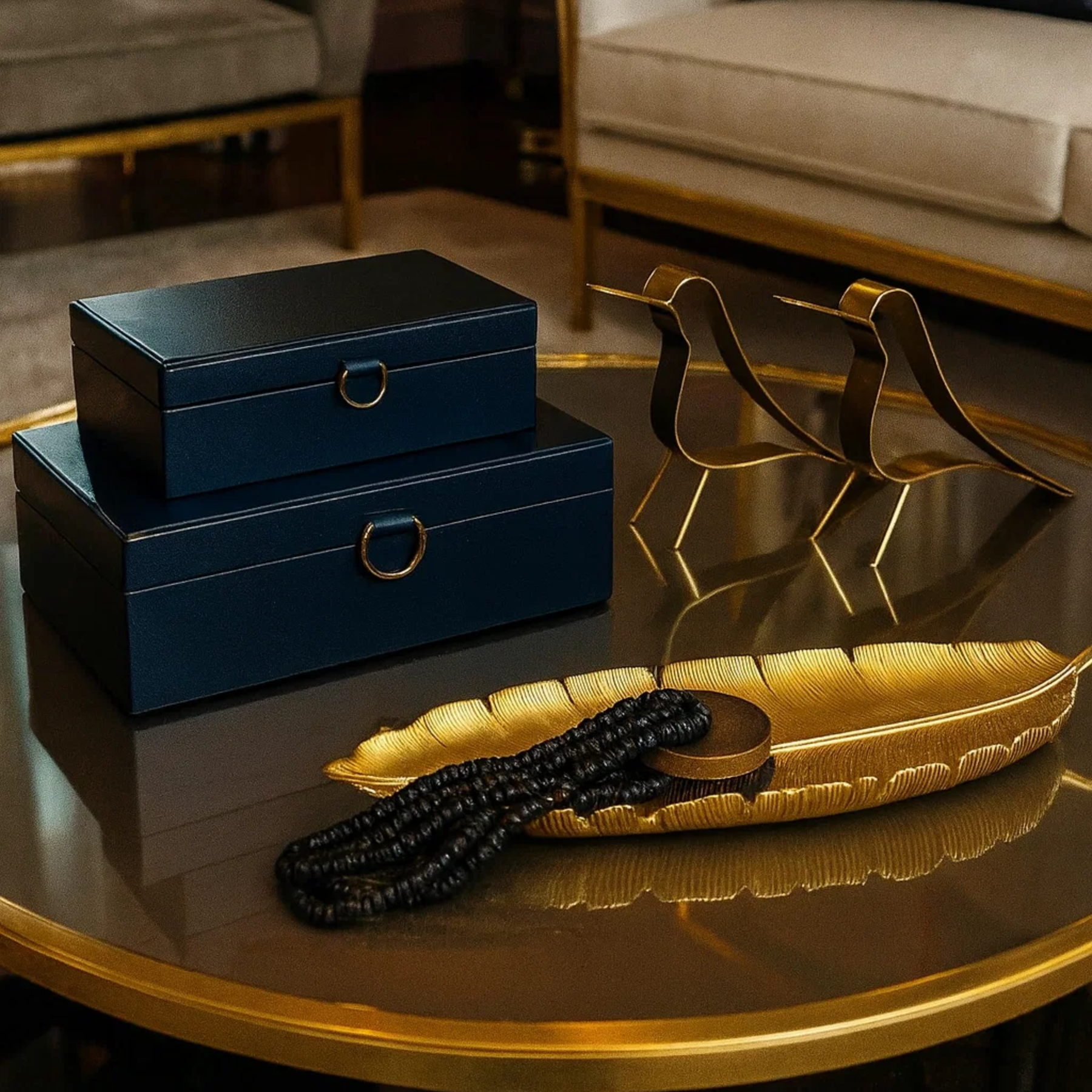 Bandeja Decorativa em Resina com Formato de Folha Alongada