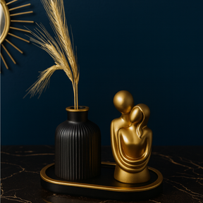 Trio Decorativo com Escultura Dourada Vaso Moderno e Bandeja