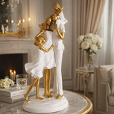 Escultura Decorativa Família Harmônica Pai, Mãe e 2 Filhas Gesso