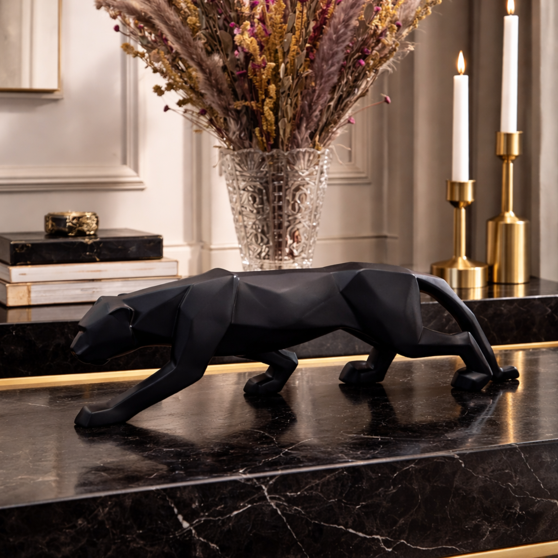 Escultura Pantera Decorativa Sofisticada em Gesso Premium