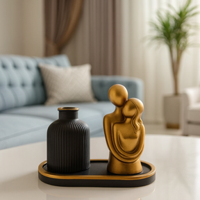 Trio Decorativo com Escultura Dourada Vaso Moderno e Bandeja
