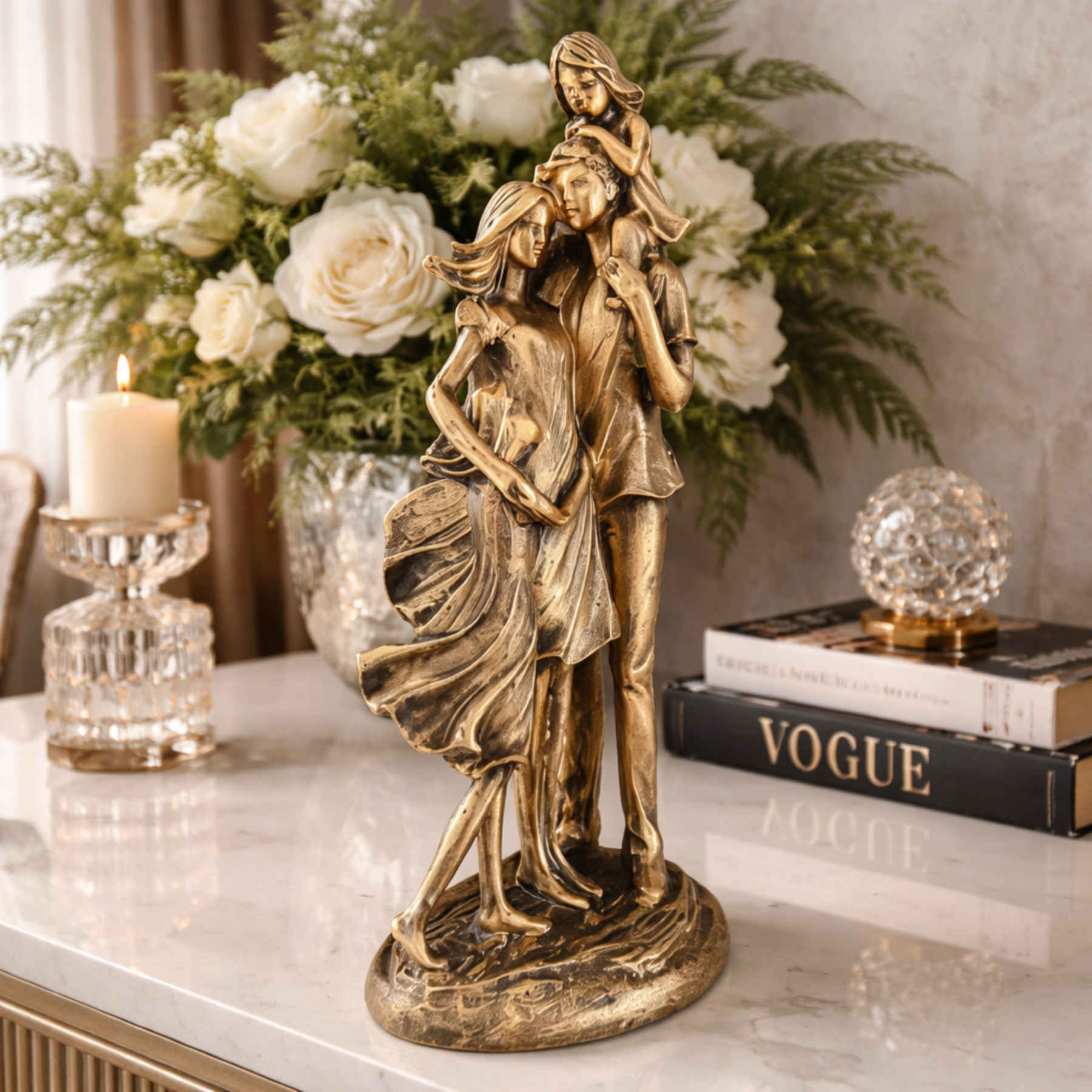 Escultura Decorativa Família Harmônica Pai, Mãe e 2 Filhas Gesso