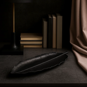 Bandeja Decorativa em Resina com Formato de Folha Alongada