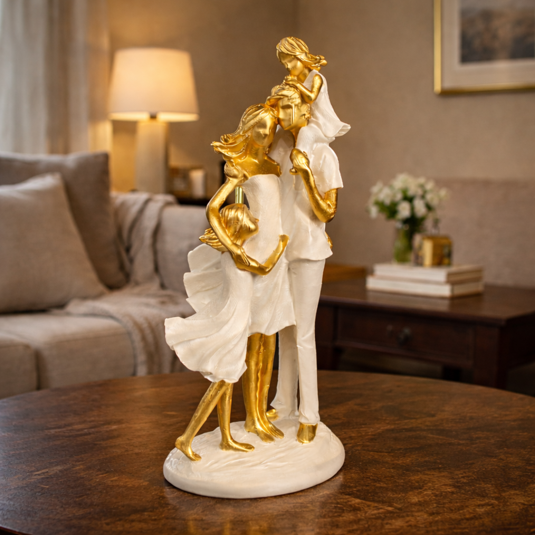 Escultura Decorativa Família Harmônica Pai, Mãe e 2 Filhas Gesso