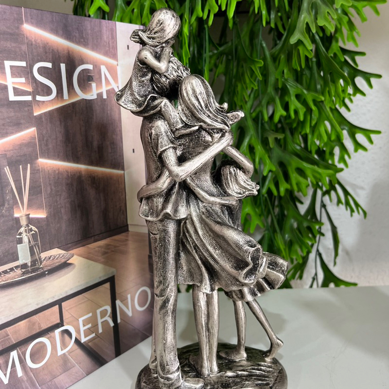 Escultura Estátua Pai Mãe e Filhas - Família Pai Mãe e Meninas - Decoração de Casa