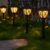 Kit Luminária Solar Casinha com Haste Fixadora para Jardim