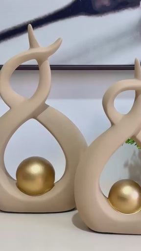 Dupla de Vasos Decorativos em Cerâmica com Esfera Dourada