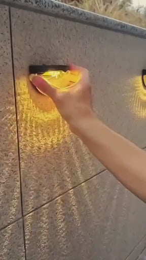 Luminária Solar de Parede LED IP65 com Efeito Facho de Luz