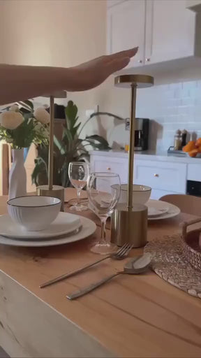 Luminária LED Touch Recarregável Sem Fio em Alumínio Fosco