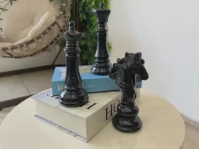 Estatuetas Decorativas 3 peças de Xadrez Rei Rainha e Cavalo